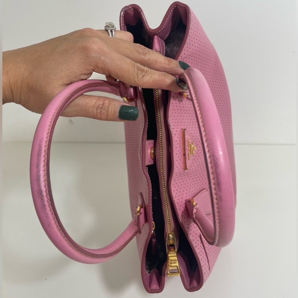 🌸Prada Lux Open Tote Saffiano Leather 🌸 - Picture 9 of 14